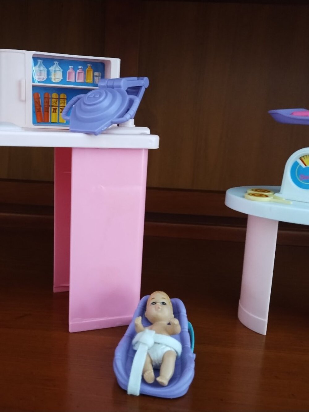 Barbie Doctor Office